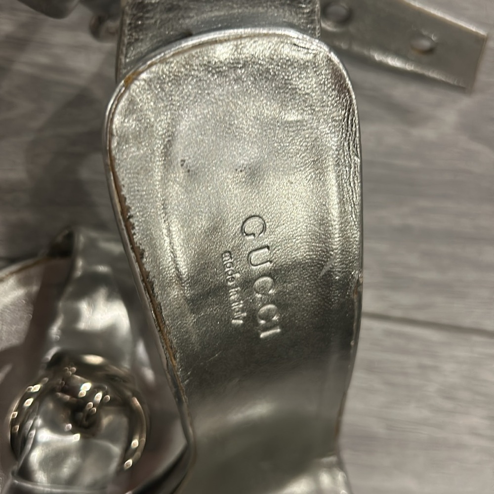 Gucci Metallic Silver Vintage Thick Heels with Buckle Sz 6 1/2 B - Picture 9 of 12